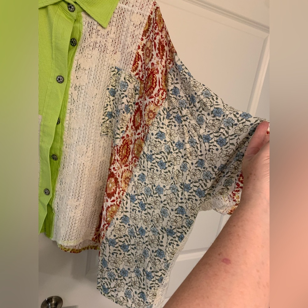 POL Floral Patchwork Lace Button-Up Oversized Shi… - image 4